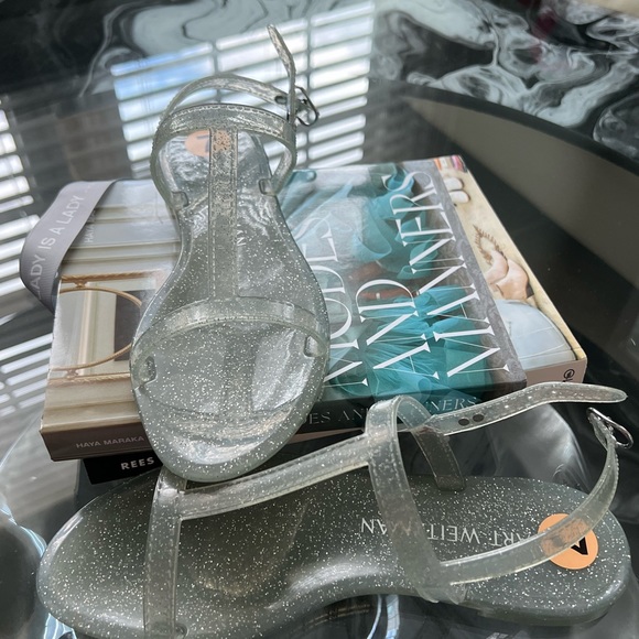 New without tags Stuart Wietzman Millie Jelly Sandals - Picture 5 of 7
